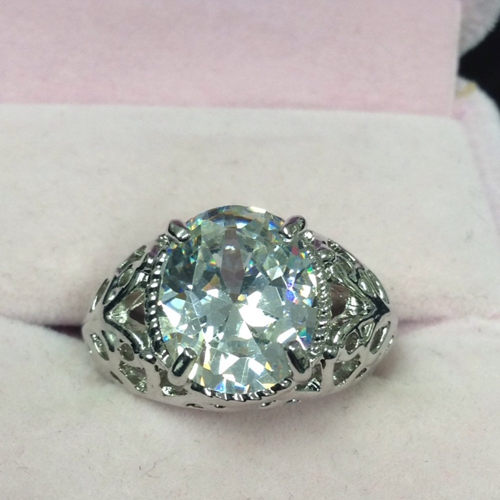 Silver plated Zirconia ring Size 6